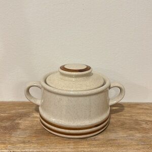 Stonewear container